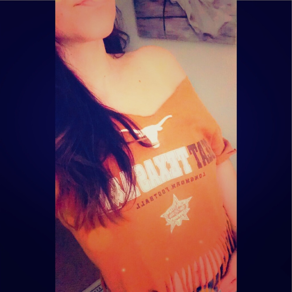 Crop top Texas college T-shirt with fringe